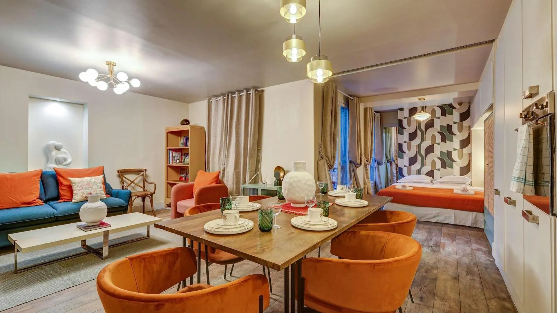 Apartment Le Marais - Les Halles Colorful & Modern 3Bd Paris France
