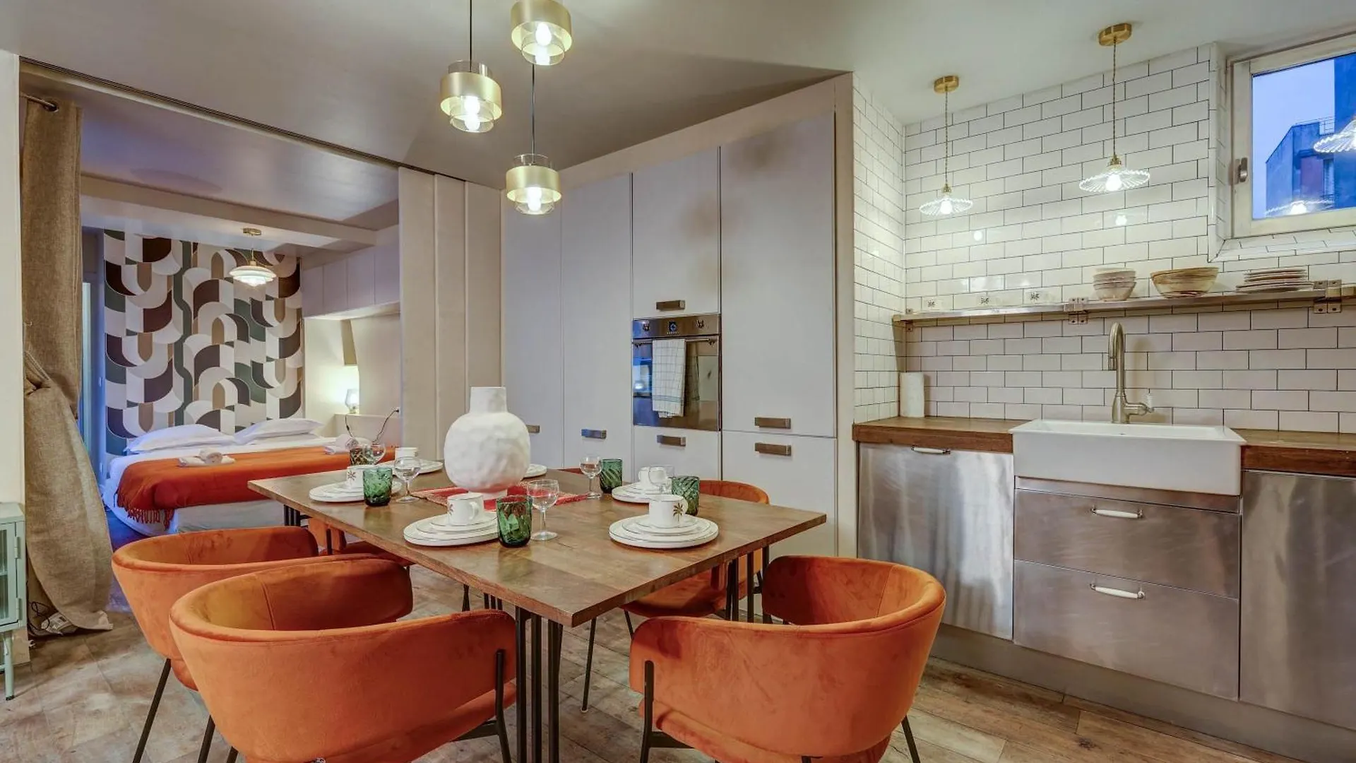 Le Marais - Les Halles Colorful & Modern 3Bd Paris Apartment