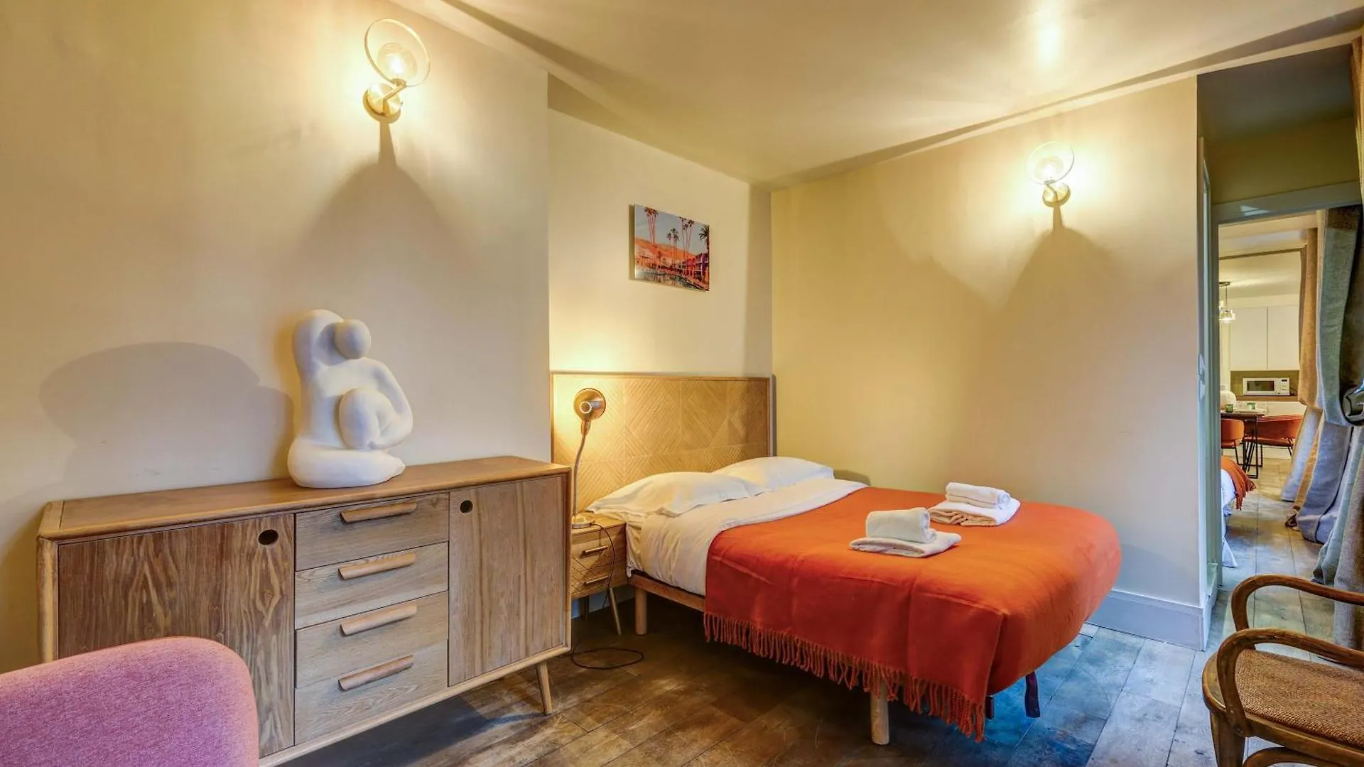 Le Marais - Les Halles Colorful & Modern 3Bd Paris Apartment